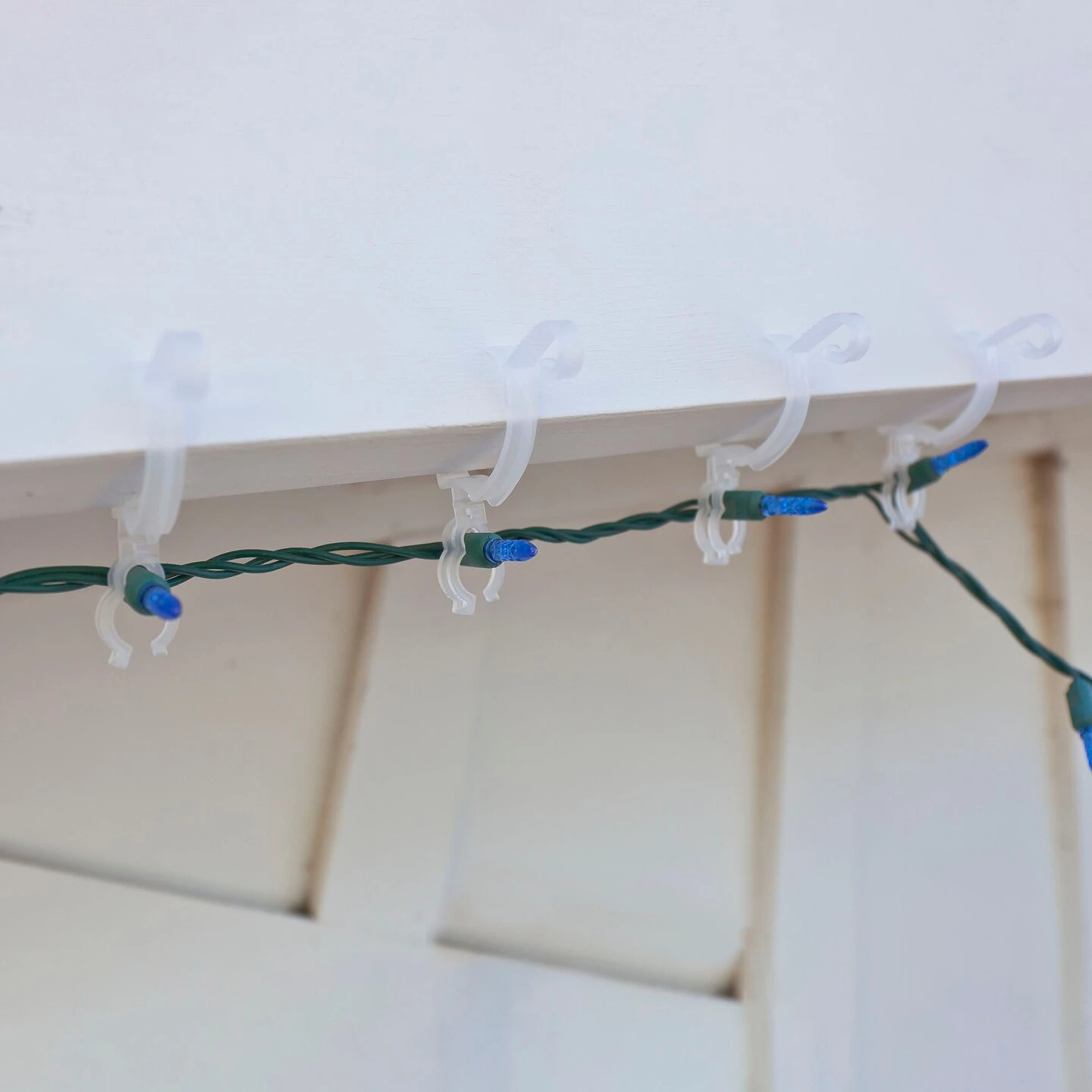 Simple Living Set Of 25 Clear Max Pro Anywhere Christmas Light Clips - 4" 5 Simple Living Set Of 25 Clear Max Pro Anywhere Christmas Light Clips - 4" - Image 3