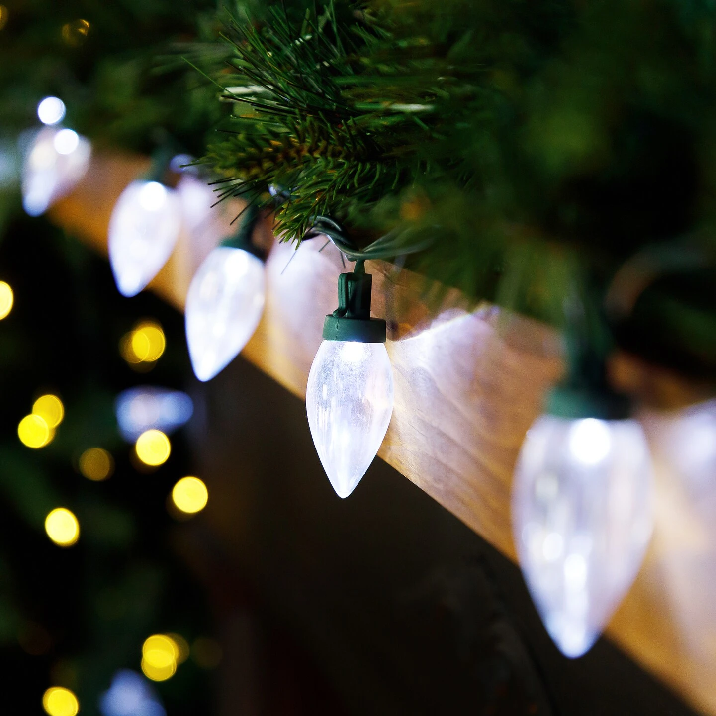 Northlight LED C9 Christmas Lights - Pure White - 16' Green Wire - 25ct Clear 5 Northlight LED C9 Christmas Lights - Pure White - 16' Green Wire - 25ct Clear - Image 3