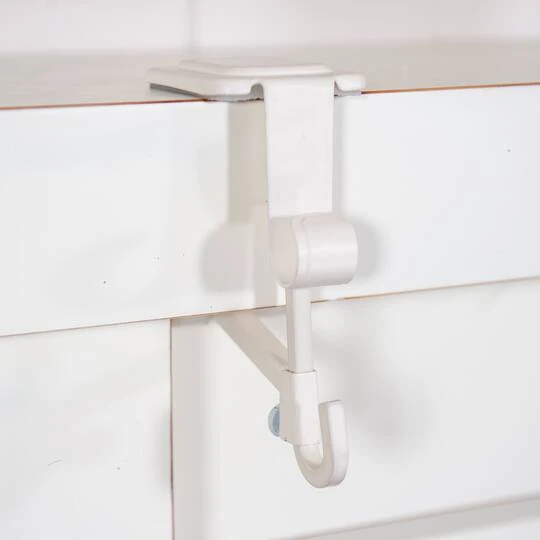 Village Lighting Mantel Garland & Stocking Hanger, 3ct. White 9 Village Lighting Mantel Garland & Stocking Hanger, 3ct. White - Image 7