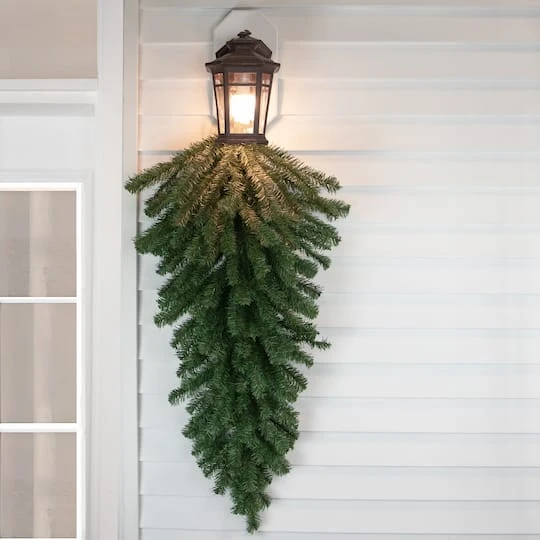 Northlight 48" Unlit Canadian Pine Christmas Teardrop Swag 8 Northlight 48" Unlit Canadian Pine Christmas Teardrop Swag - Image 6