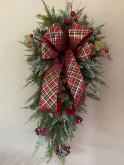 Northlight 48" Unlit Canadian Pine Christmas Teardrop Swag 21 Northlight 48" Unlit Canadian Pine Christmas Teardrop Swag -Northlight Shop D491668S 16