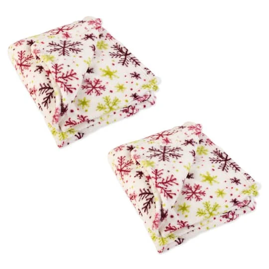 DII® Holiday 2-Pack Snowflake Plush Fleece Blanket 4 DII® Holiday 2-Pack Snowflake Plush Fleece Blanket - Image 2