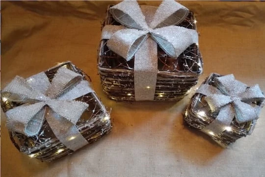Northlight Lighted Rattan Gift Boxes With Burlap Bows Tabletop Christmas Decorations Set 5 Northlight Lighted Rattan Gift Boxes With Burlap Bows Tabletop Christmas Decorations Set - Image 3